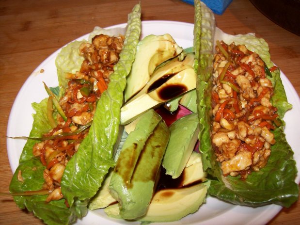 Minced chicken Wrap with Avocado Drizzled with Balsamic&nbsp;Vinegar