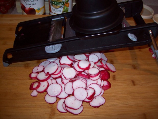Quick Pickled Radishes